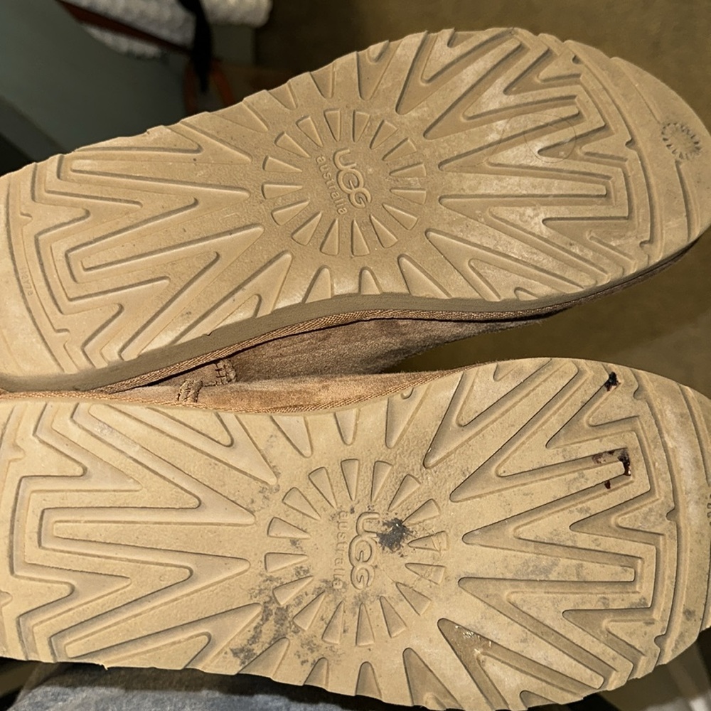 Uggs - Picture 6 of 6